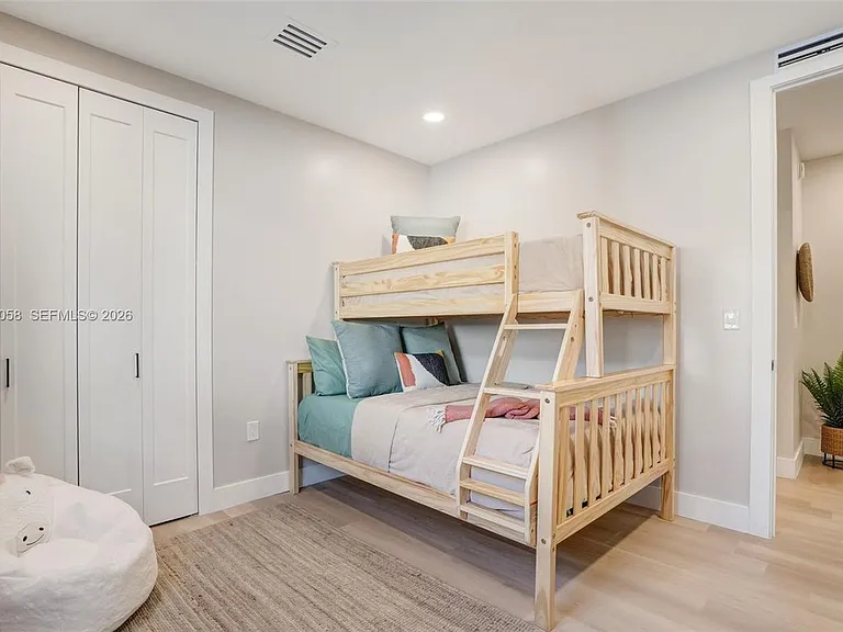 701 SW 17th St #701 — Photo 14