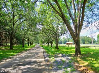 9716 Arnon Chapel Rd, Great Falls, VA 22066