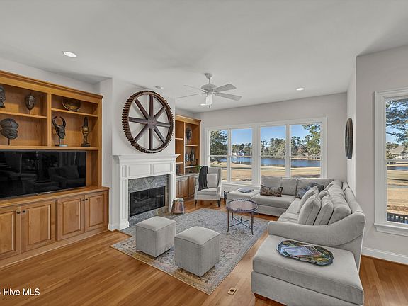 5th image of 8948 Woodcreek Circle
