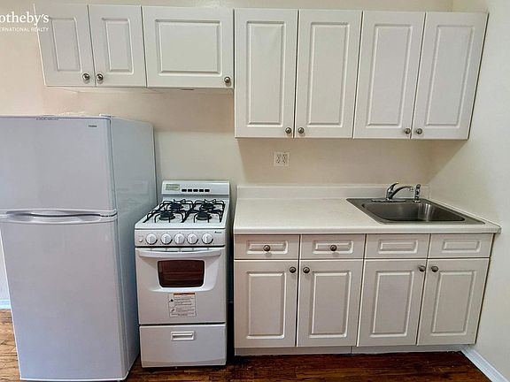 5th image of 2274 Broadway APT 3D
