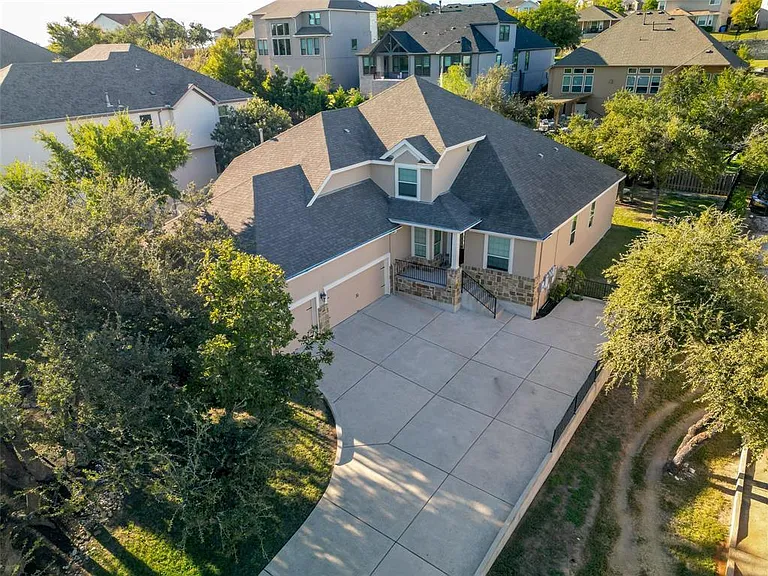 15201 Joseph Dr — Photo 2