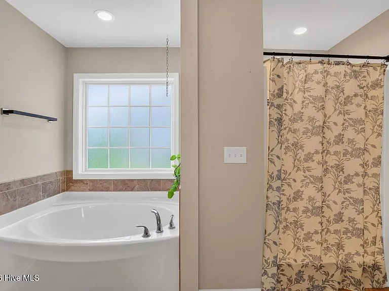 3208 Austin Ave — Photo 13