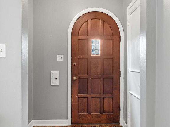 3rd image of 2523 Orchard Rd