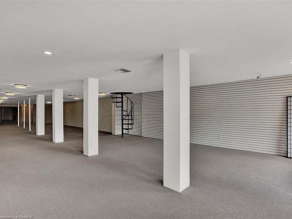 4th image of 351 E Interlake Blvd