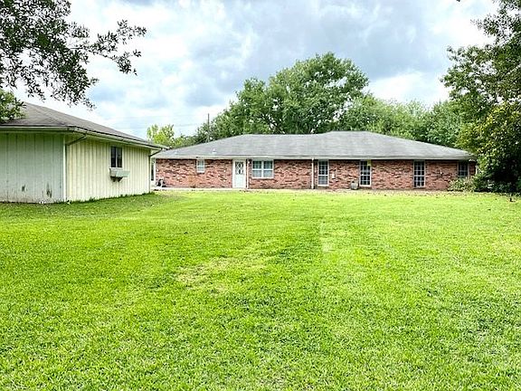 4th image of 3915 Country Dr