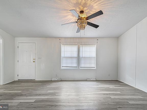 3rd image of 335 Erica Ave #335