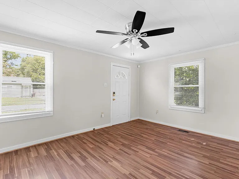 2604 Omar St — Photo 6