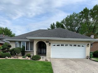 6627 W 91st St, Oak Lawn, IL 60453