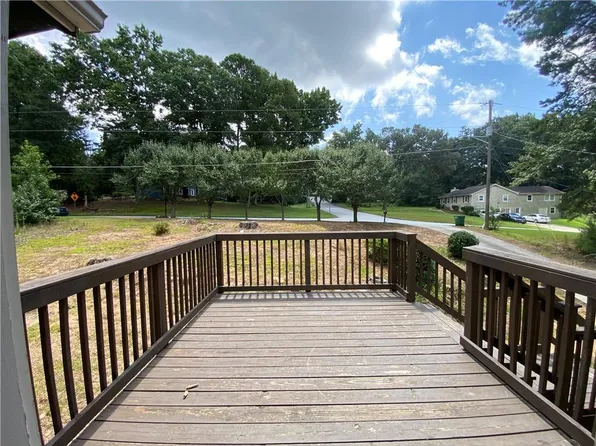 3335 Hillside Dr, Snellville, GA 30078