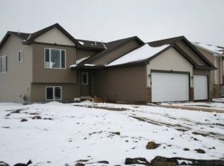 7598 Lannon Ave NE, Albertville, MN 55301