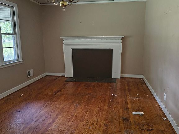 2nd image of 113 Brookforest Dr