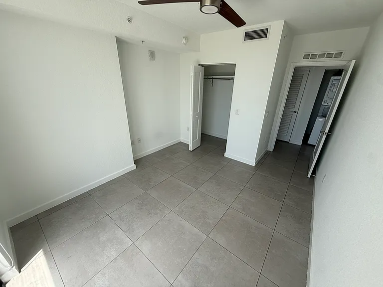 1010 NW 11th St #505 — Photo 11