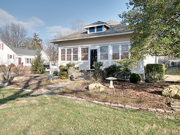 2nd image of 1001 Brown Ave