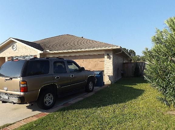 3rd image of 7935 Longshire Ln