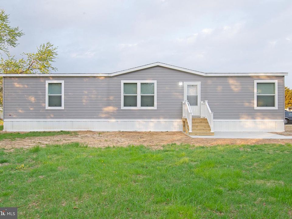 1st image of 6 Dover Cir
