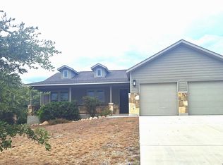 1435 Cottonwood Rd, Fischer, TX 78623