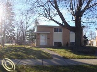 22511 Candace Dr, Rockwood, MI 48173