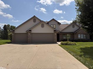 718 E 22nd St, Carroll, IA 51401
