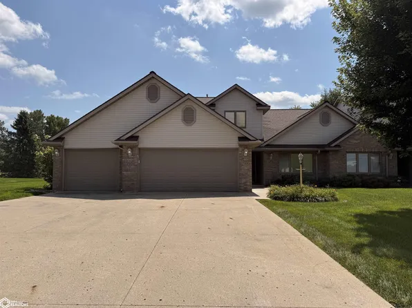 718 E 22nd St, Carroll, IA 51401