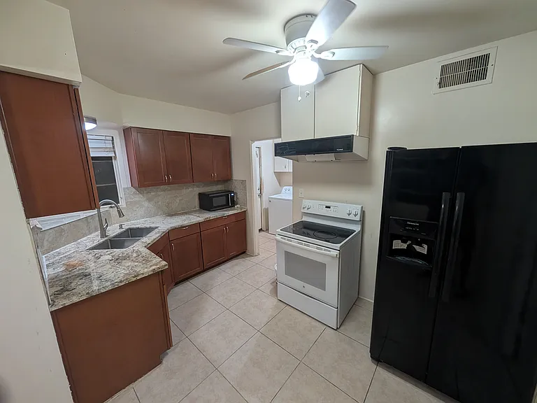 1309 W Osborn Rd — Photo 11