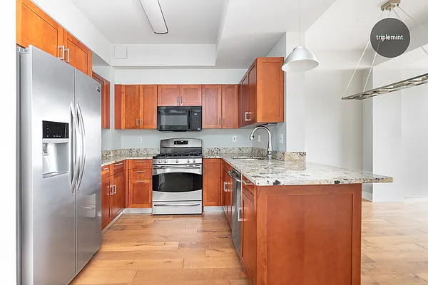 Sold by Triplemint | media 6