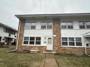 555 Lynn Ct, Glendale Heights, IL 60139