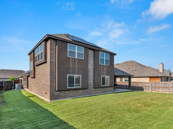 512 Strait Ln, Waxahachie, TX 75165