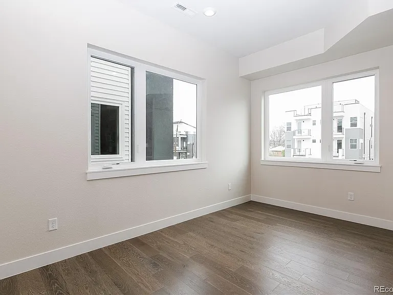 1275 Stuart St — Photo 7