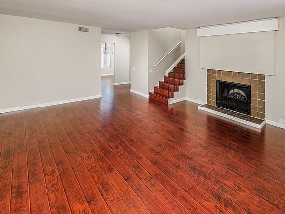 5th image of 712 Woodside Ln E Unit 4