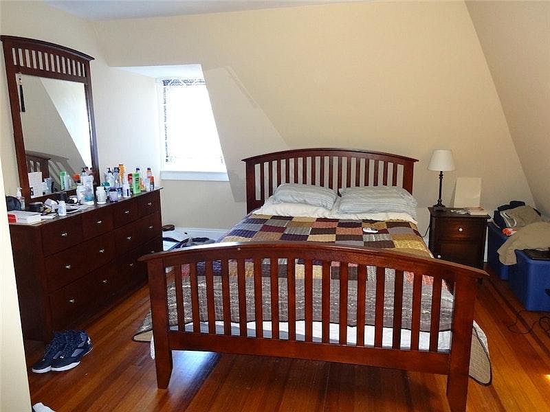 2nd image of 412 Bellevue Ave