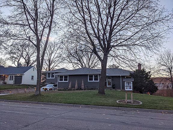 4th image of 3924 Dakota Ave S