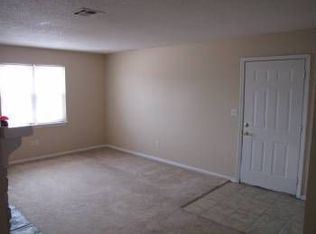 11001 NW Jones Dr APT D, Parkville, MO 64152