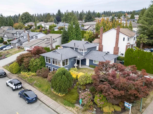 1316 Honeysuckle Ln, Coquitlam, BC V3E 2H9