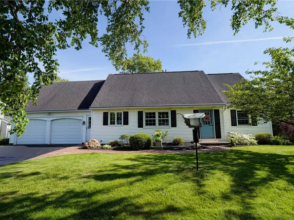 65 Hawthorne Dr, Spencerport, NY 14559