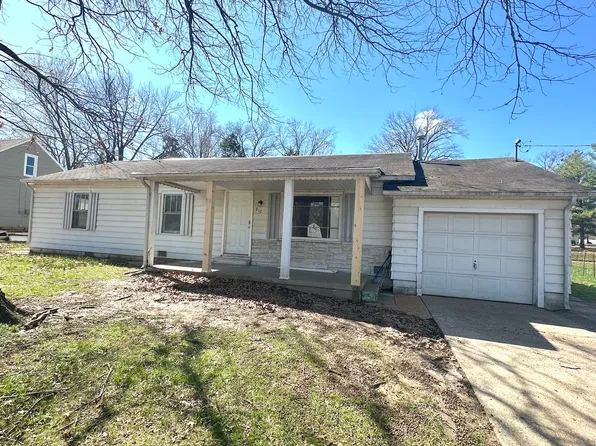 812 N Almond St, Carbondale, IL 62901