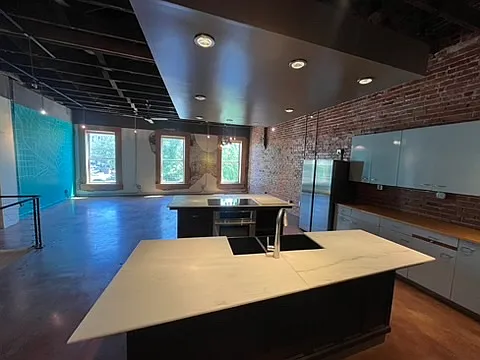 111 E Chapel Hill St — Photo 2