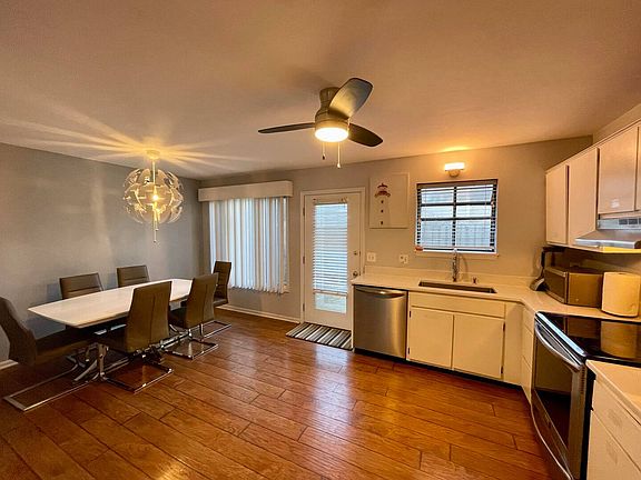 2nd image of 408 Cobblestone Dr #408
