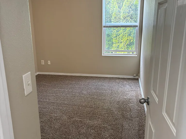 20653 SW Mabel St — Photo 33