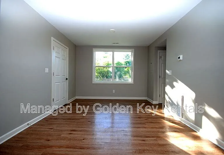 315 E Walnut St #1-A — Photo 4
