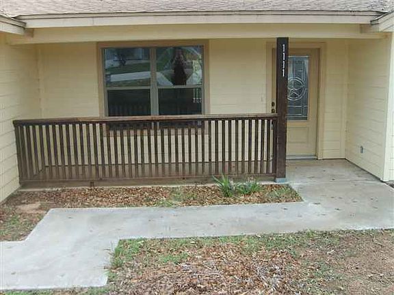 2nd image of 1111 Circle Downs St