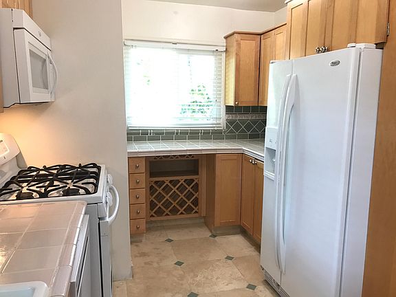Fridge with water/ice dispenser