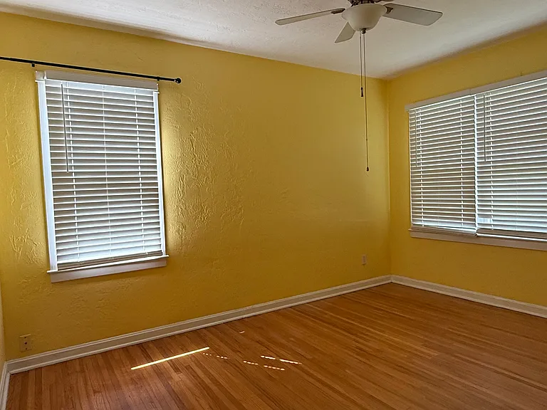 1529 Iowa Pl — Photo 13