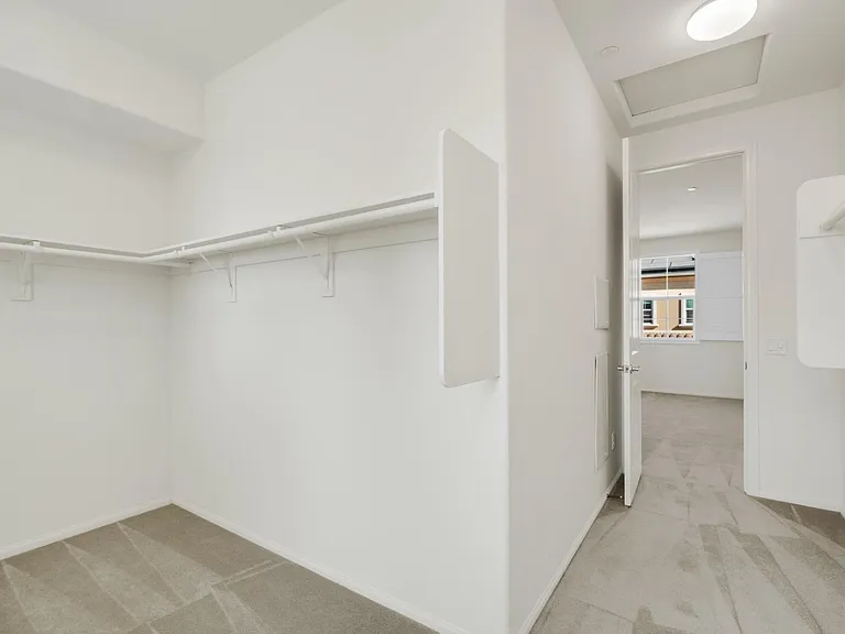 417 Castiano St — Photo 17