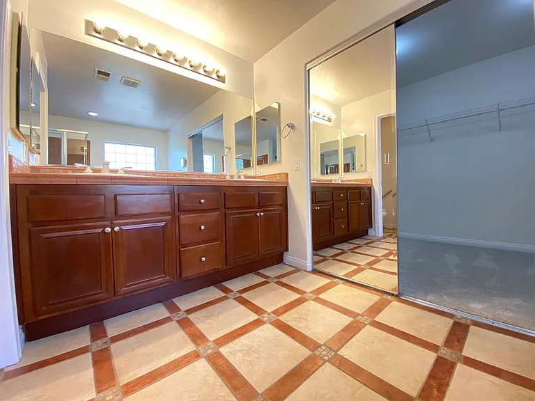 393 Spring Canyon Way — Photo 36