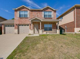 552 Crystal Springs Dr, Fort Worth, TX 76108