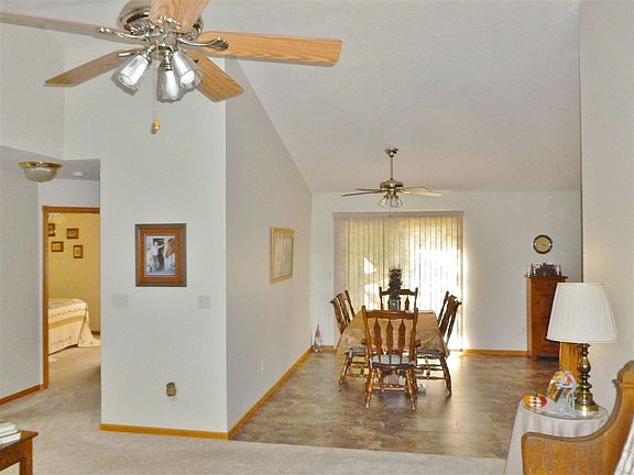 3rd image of 309 E 56th St