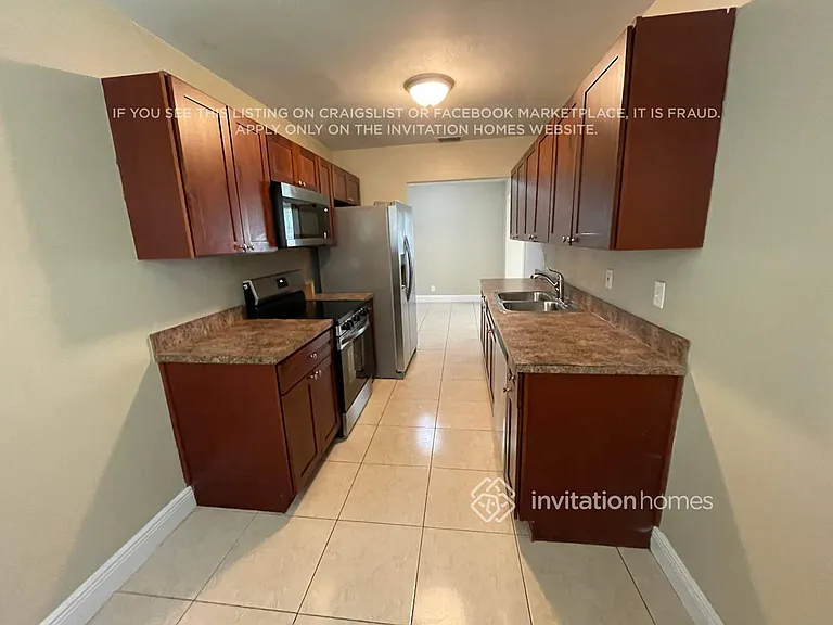 2021 SW 64th Ave — Photo 4