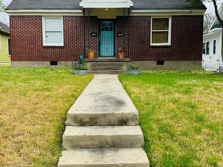 1896 Felix Ave #1 — Photo 12