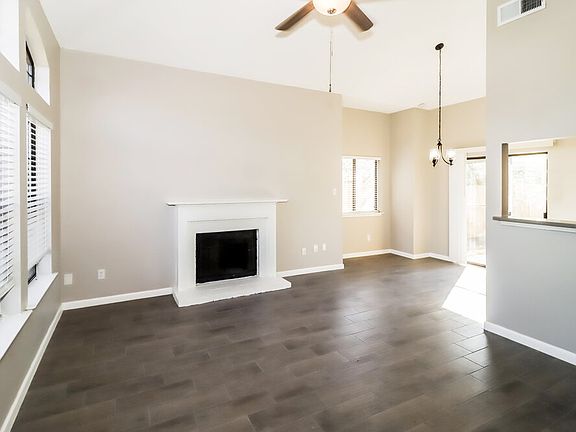 5th image of 921 Richards Dr