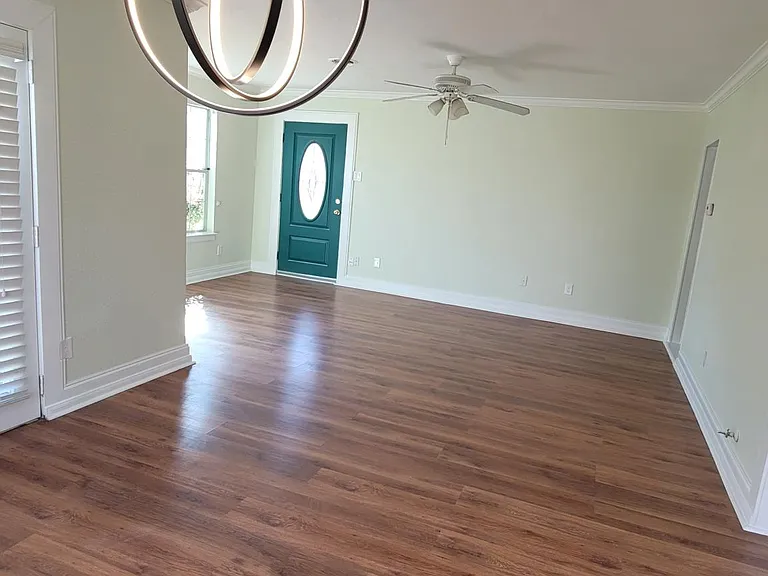 2303 Haldane Dr — Photo 4